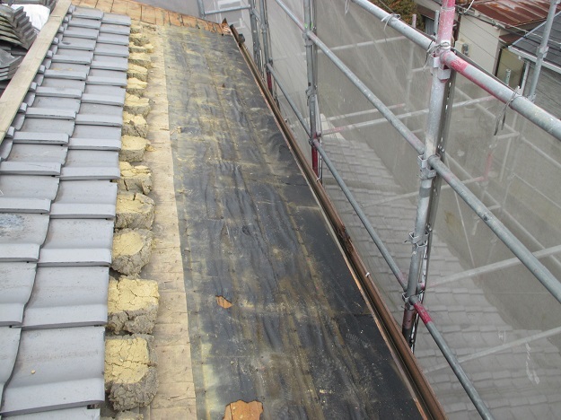 稲美町の葺き替え工事に伴う銅板屋根の撤去